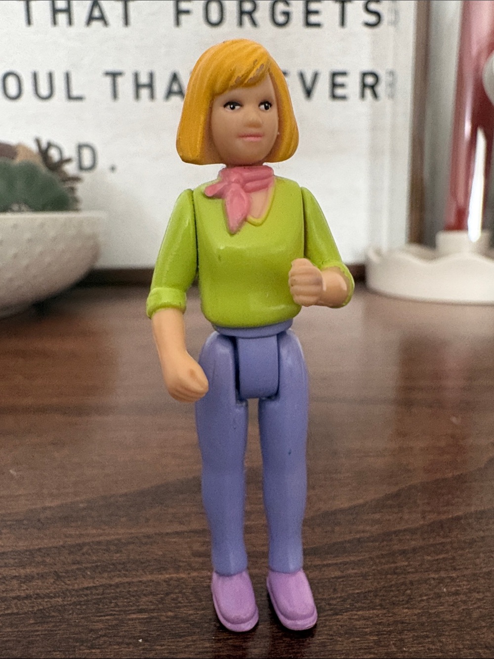 VTG FISHER-PRICE Sweet Streets Country Cottage โMomโ Figure